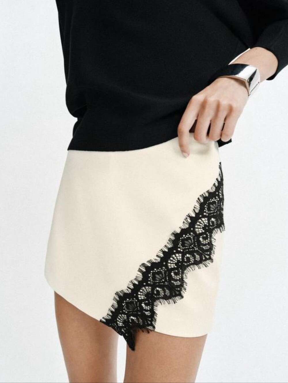 NWT Zara Asymmetric Skort with Contrast Black Lace Trim Size M White